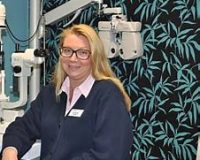 Kuvassa silmälääkäri Heidi Murtomäki